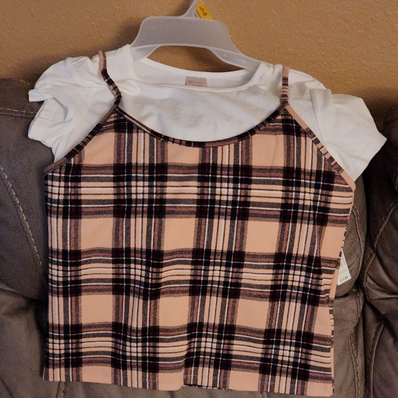 No Boundaries (L) 11-13 Top - Picture 2 of 4